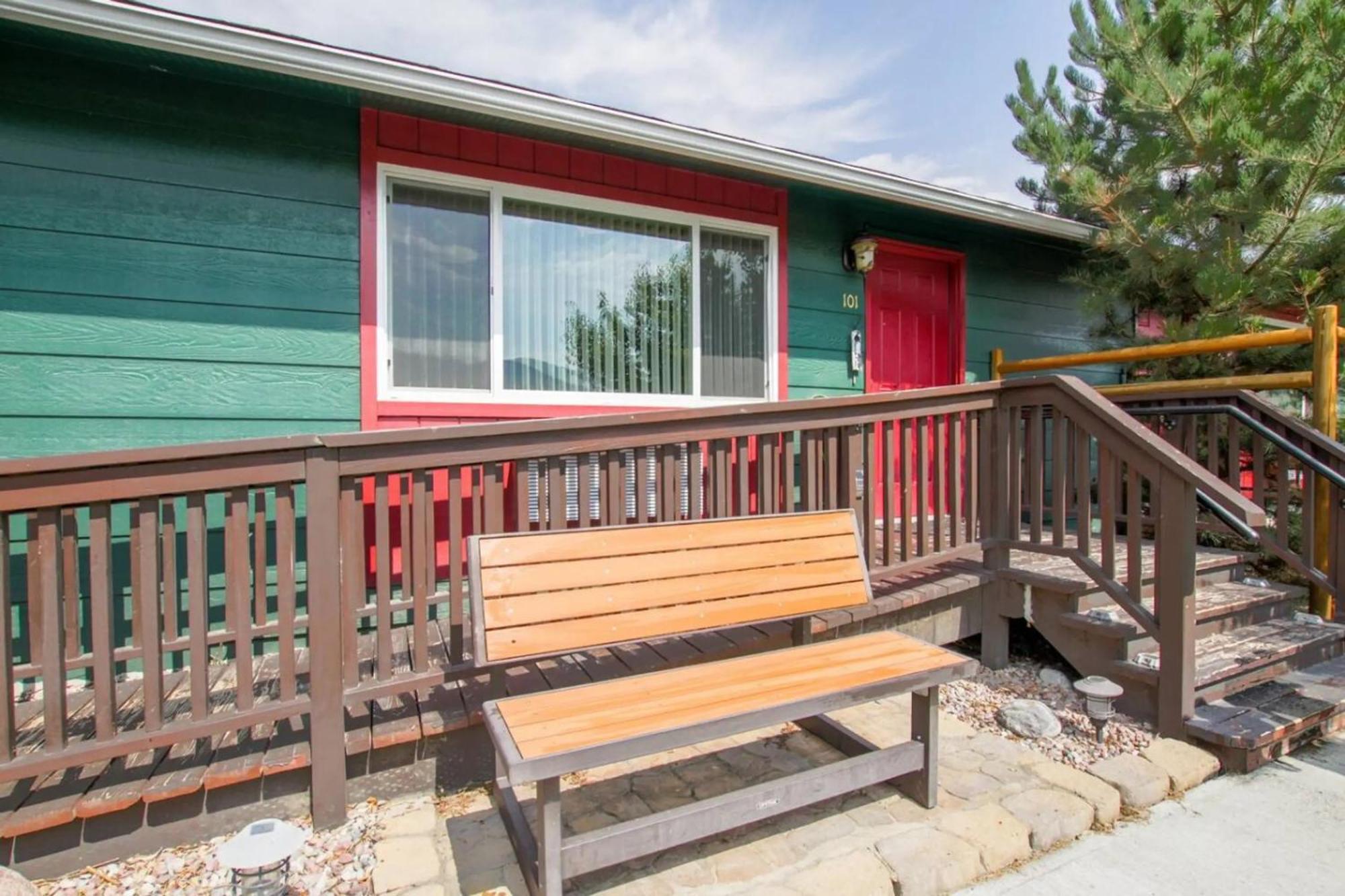 גרדינר Yellowstone Gateway Inn מראה חיצוני תמונה